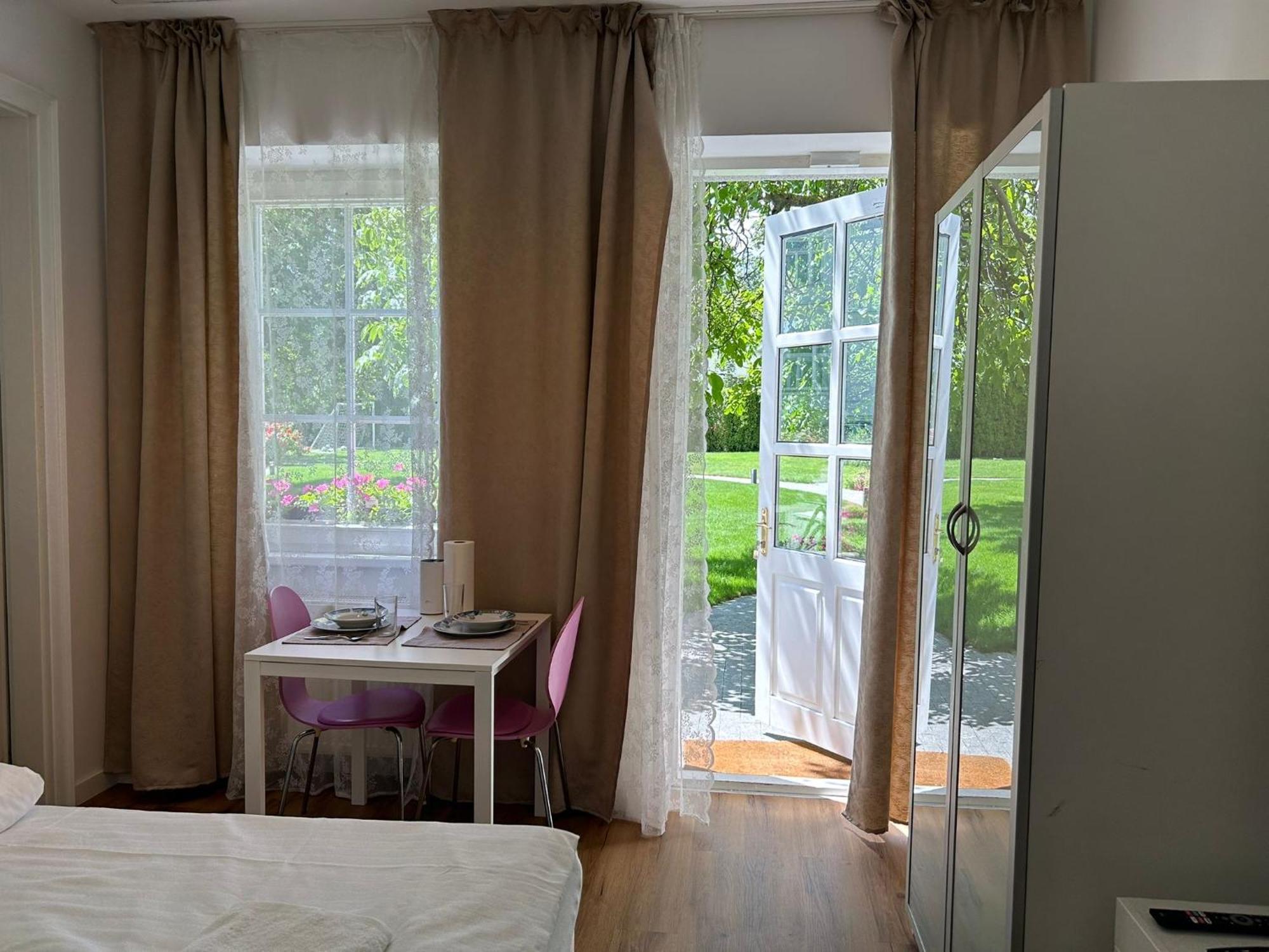 Apartment Mit Gartenblick Und Terrasse Baden Eksteriør billede