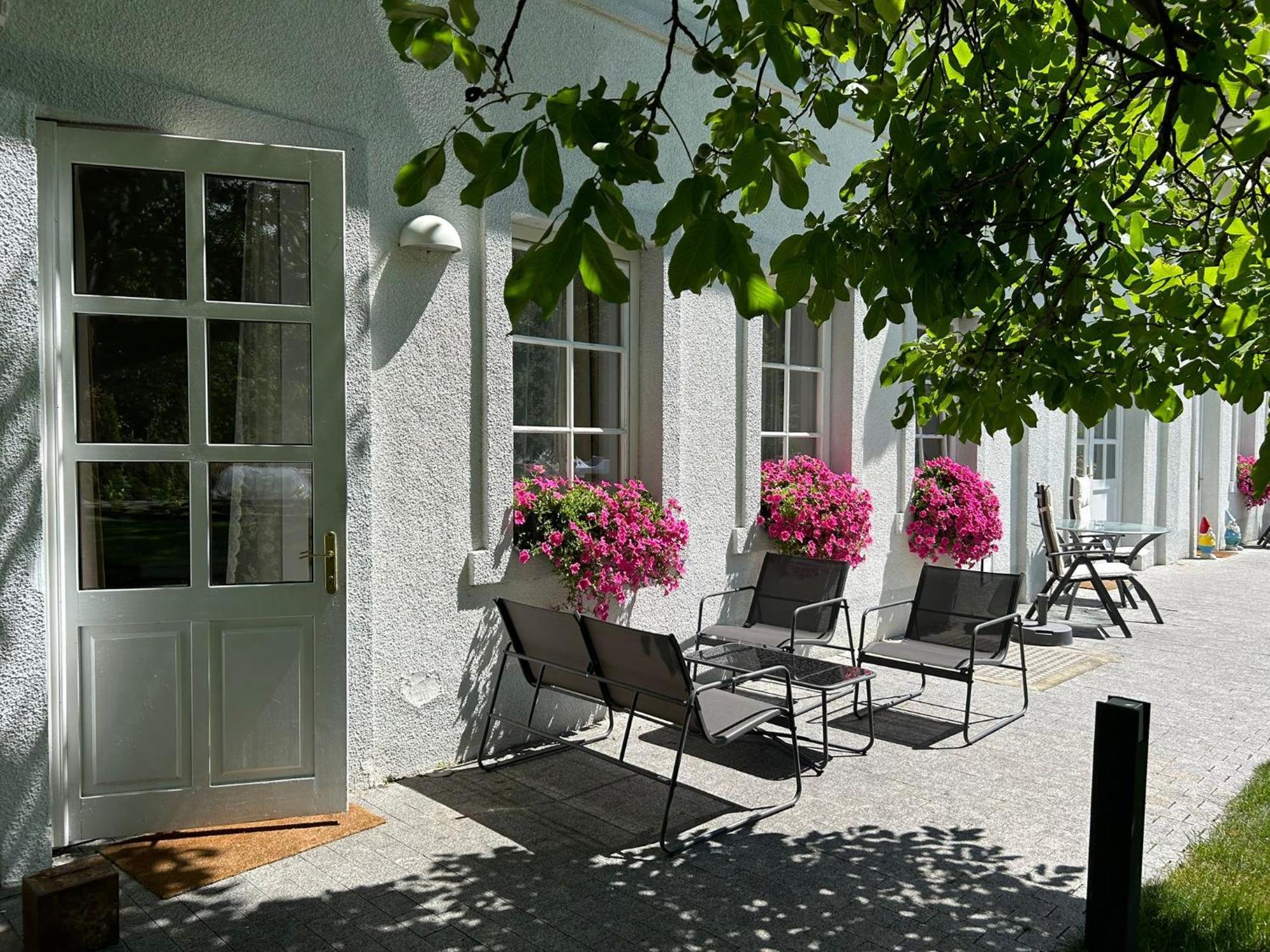 Apartment Mit Gartenblick Und Terrasse Baden Eksteriør billede